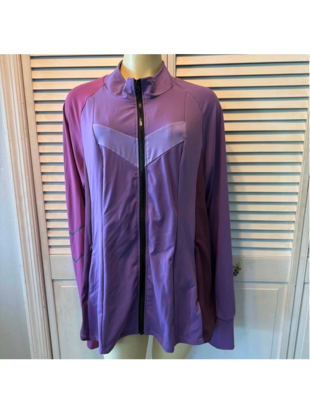 Her Universe Marvel Hawkeye Kate Bishop Purple Full Zip Track Jacket Women’s 4